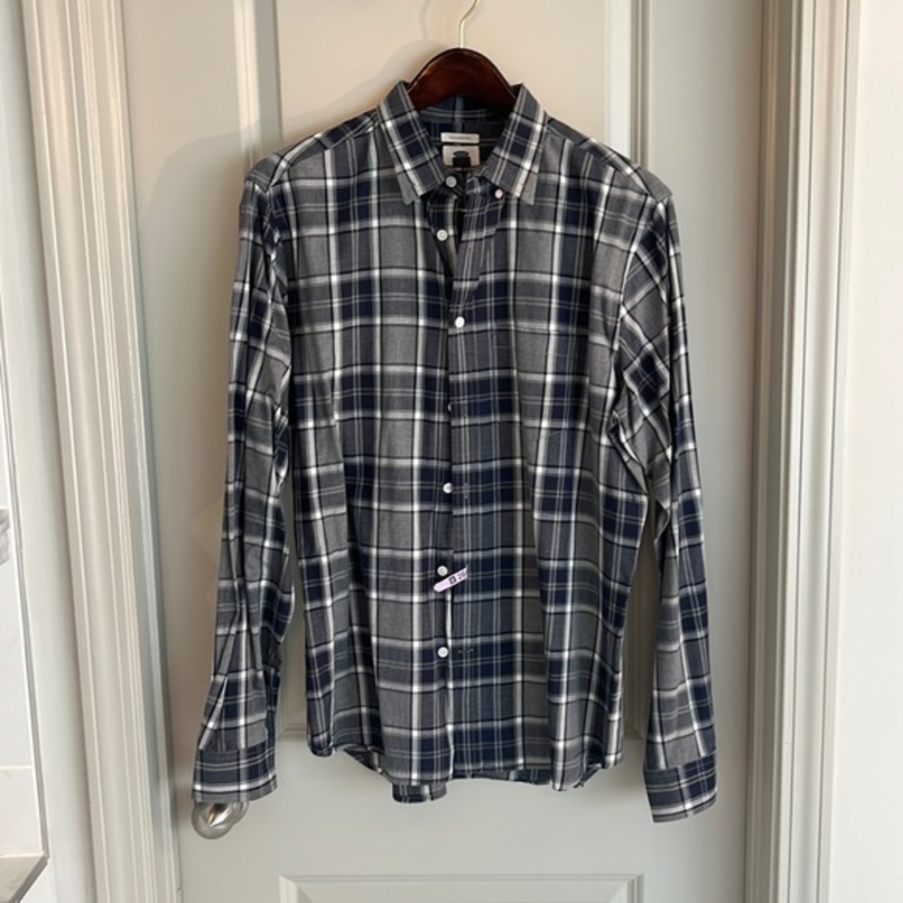 Old Navy Men’s Size L plaid button down shirt slim fit